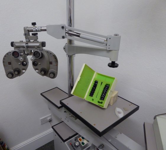 London Refraction Unit with Topcon Refractor Head