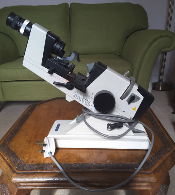 LM6 Lensmeter