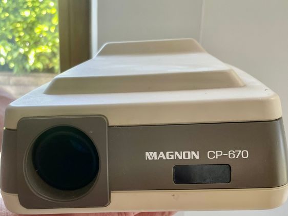 Magnon CP-670 projector