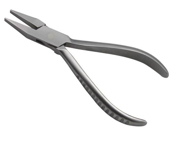 Flat snipe nose plier