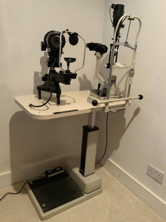 Slit Lamp, Keratometer, Adjustable Table