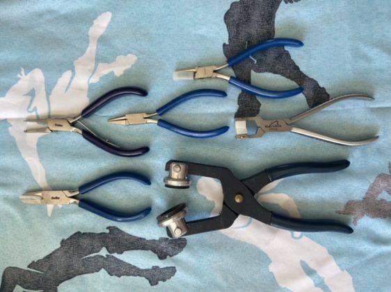 Final adjustment plier set. 