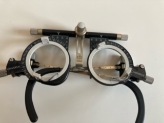 Used Universal Oculus Trial Frame