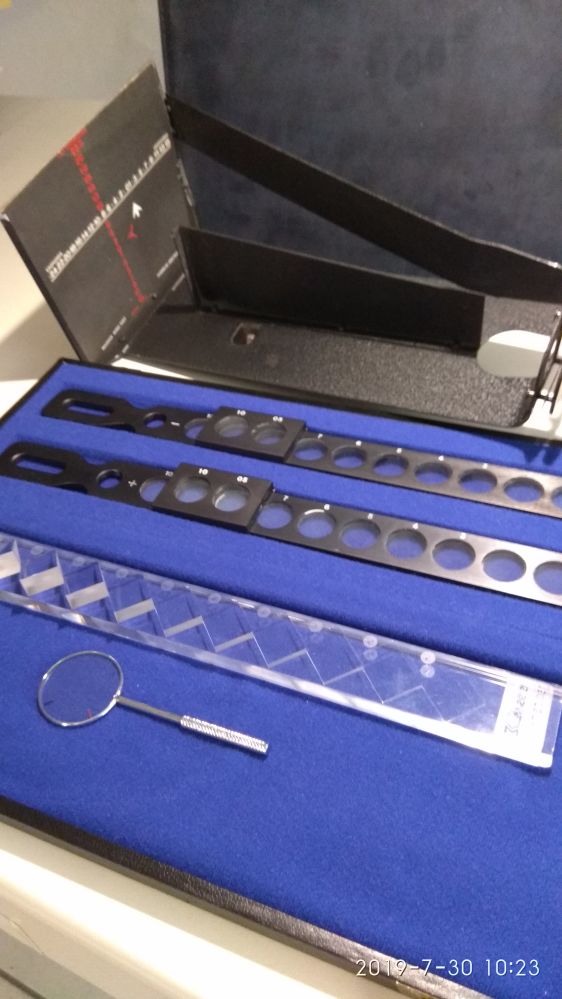 Prism+Retinoscopy bars+Maddox wing