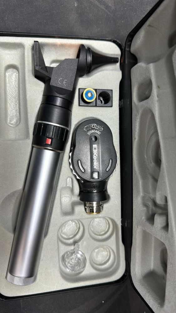 Keeler Vista Otoscope and Ophthalmoscope in worki