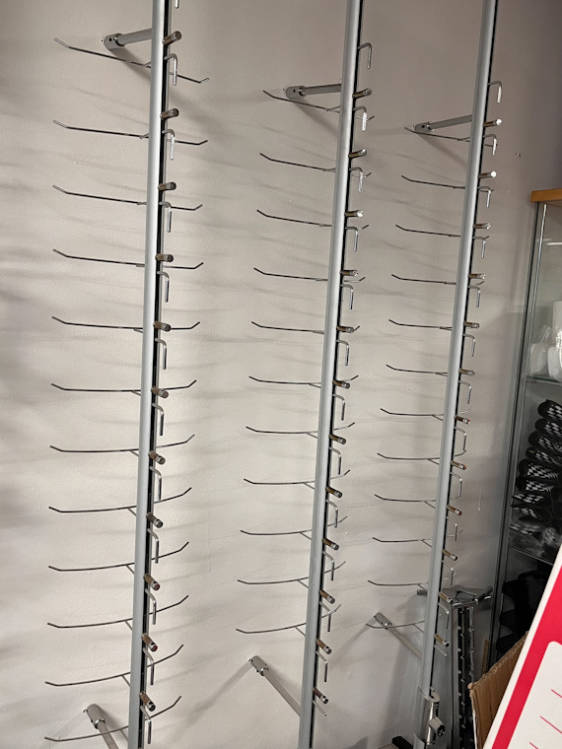 frame rod display