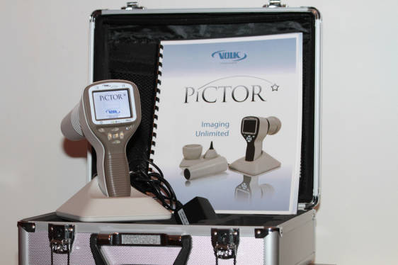 volk pictor hand held retinal camera