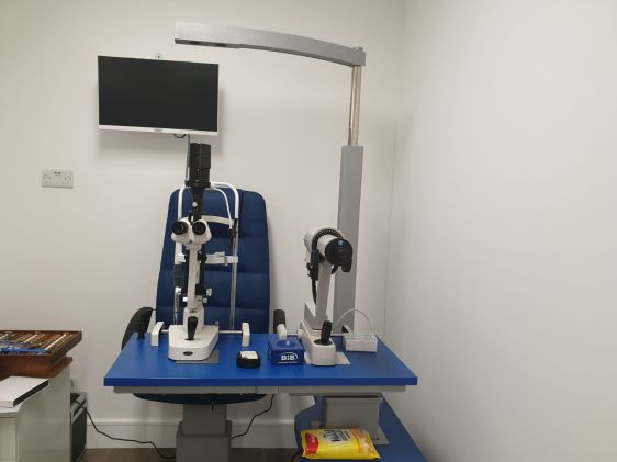 COMPLETE COMBI AND SLIT LAMP AND KERATOMETER
