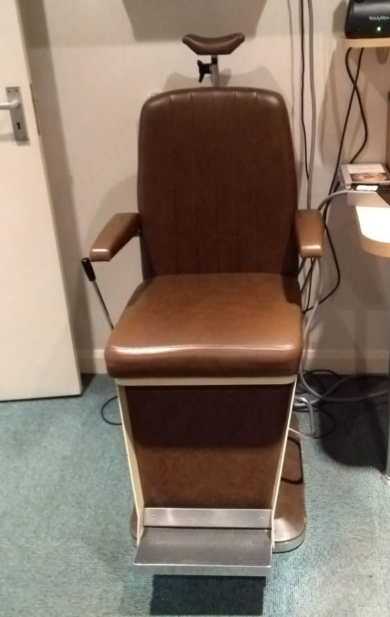 CONSULTING ROOM PATIENT CHAIR