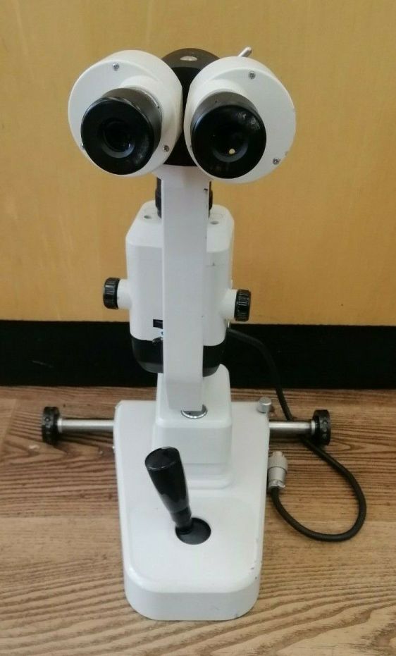 TopCon SL-1E Slit Lamp With out a table