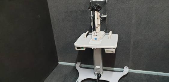 CSO SLit Lamp on Table