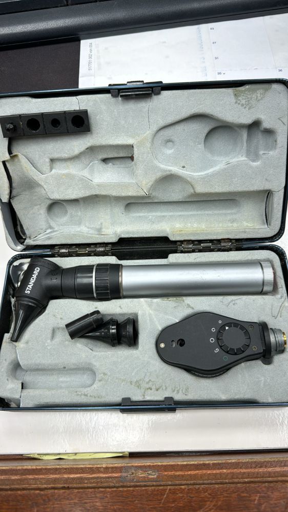 Keeler opthalmoscope and otoscope Standard Portabl