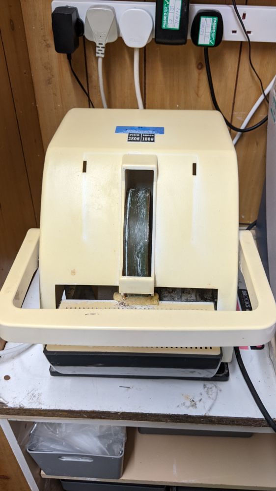 OPTICAL HAND EDGER