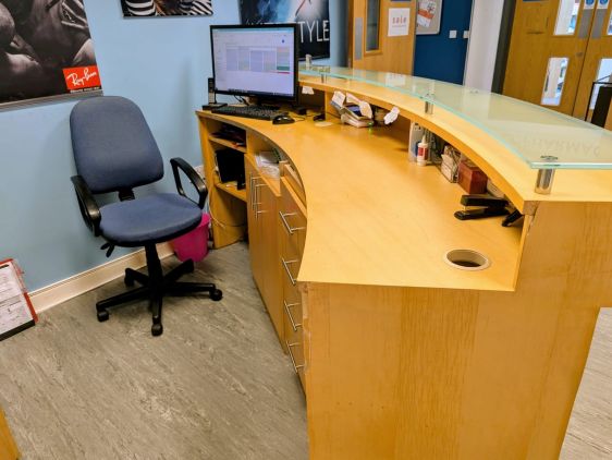 Reception desk