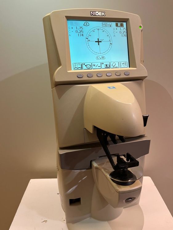 Nidek LM-1000P lensmeter with printer