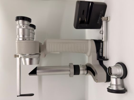 Portable LED Slit Lamp