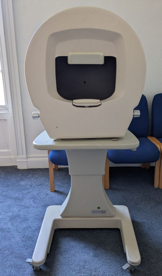 Henson Pro Bowl and Table