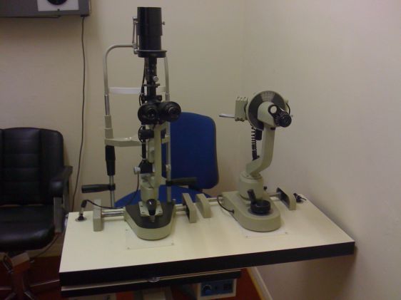 Bobes Slit Lamp & Table