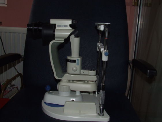 portable slit lamp