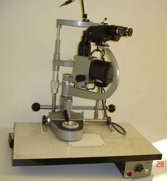 Topcon slit lamp on table top