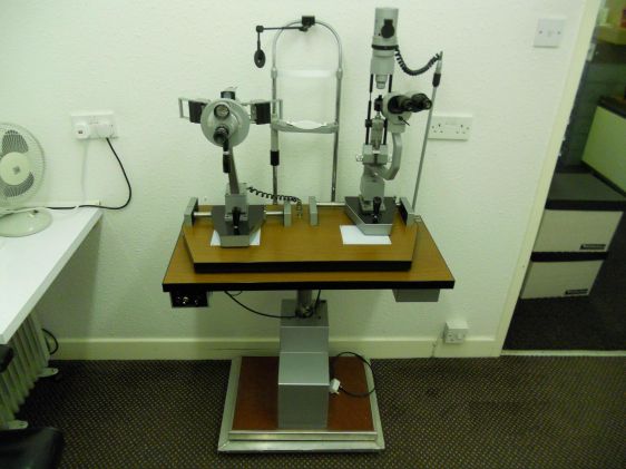 Slit Lamp and Keratometer, on motorized table