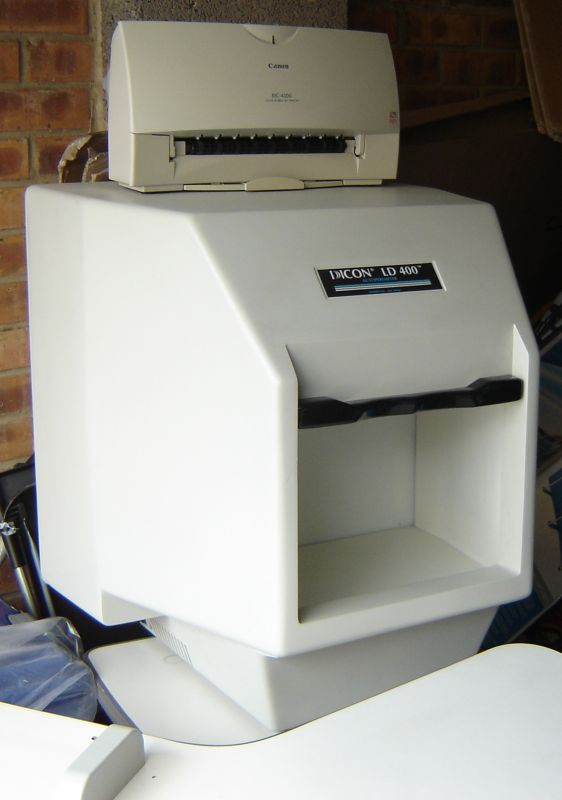 Dicon LD400 screener with table