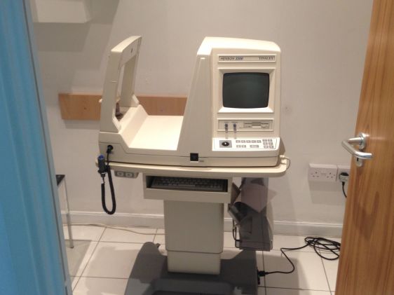 Henson Visual Field analyser 3200