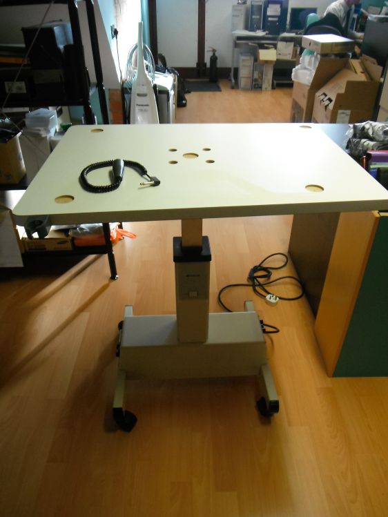 Topcon AIT-10 Table