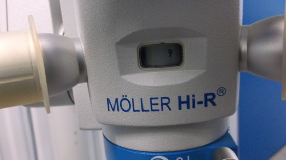 Moeller-Wedel Hi-R Microscope